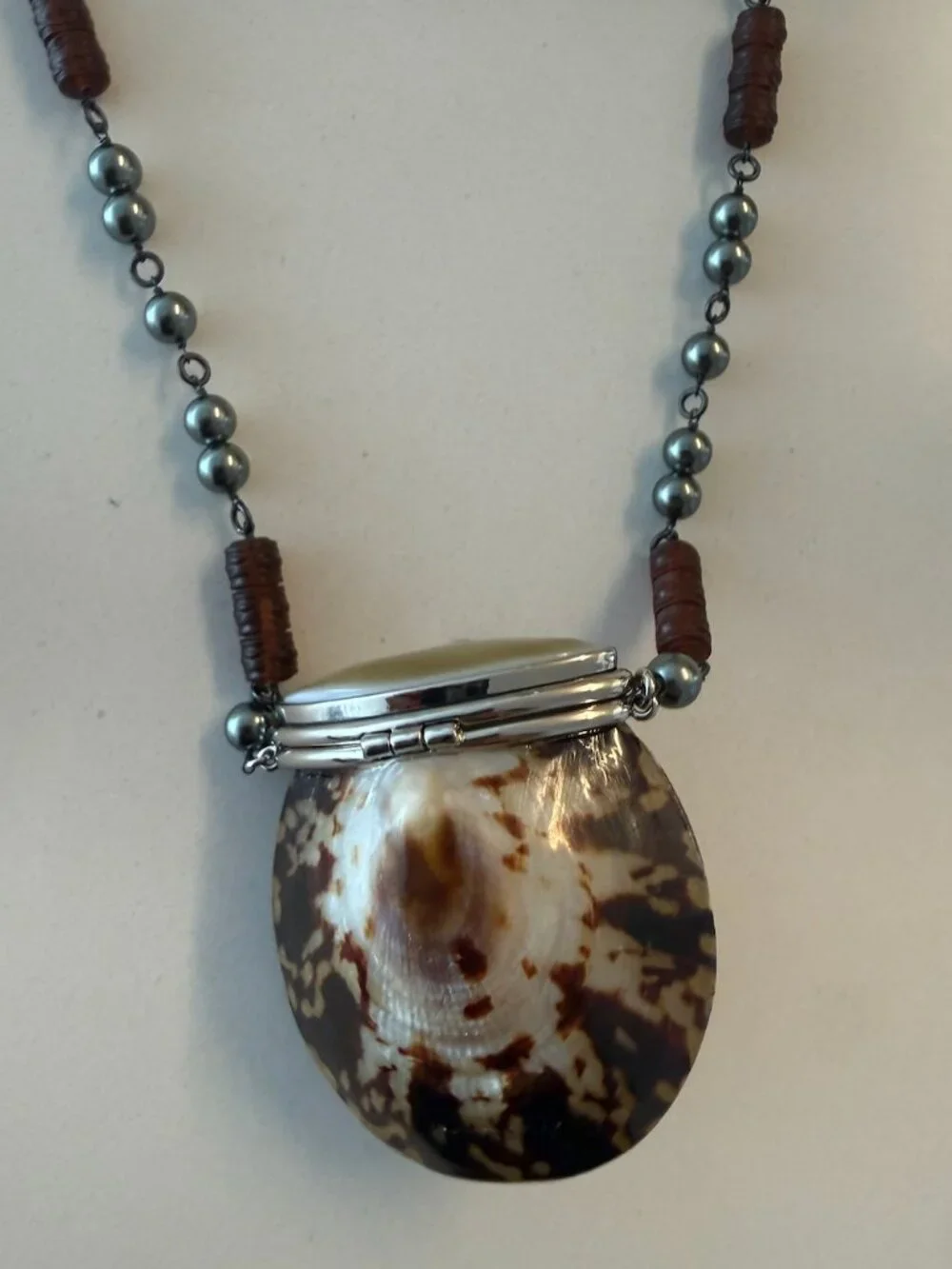 Tory Burch Runway Shell Necklace (brand new with tags)